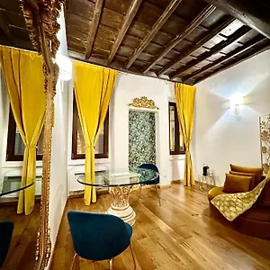 Via Della Scala Apartment Rome